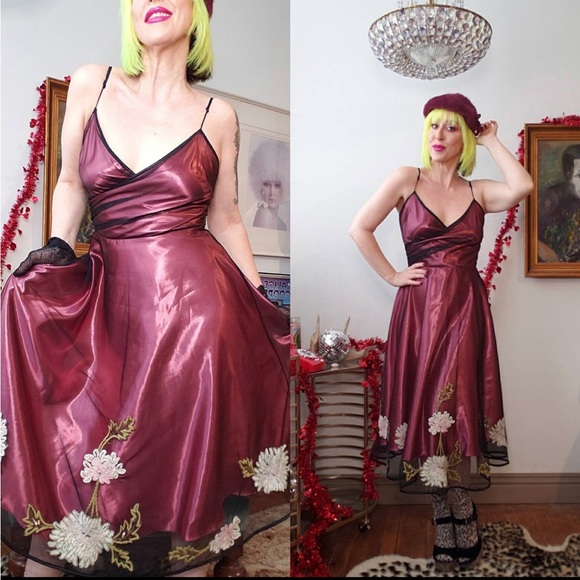 Betsey Johnson Dresses & Skirts - An Iconic Betsey Johnson New York Dress sz 8